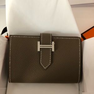 Sold-out Authentic Hermes card holder case